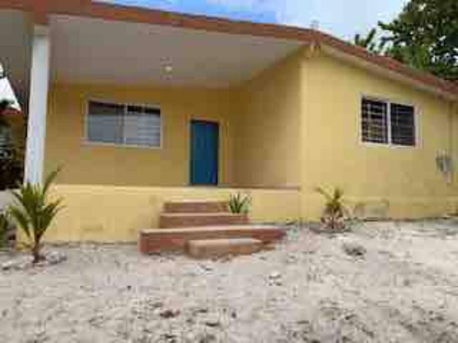 فيلا La Casa Amarilla Frente Al Mar تشيليم المظهر الخارجي الصورة